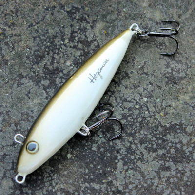 Wobler Hegemon Waverunner 7cm 9g potápivý barva zlatý