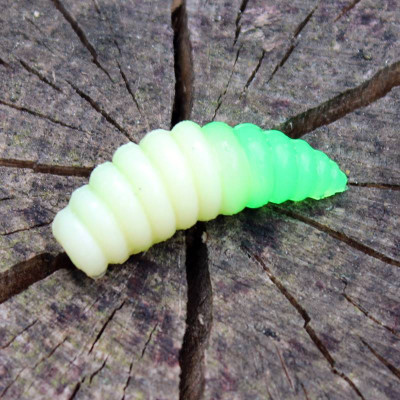 Harmony Baits Larva XL 37mm 7 pcs barva 001+010 příchuť sýr
