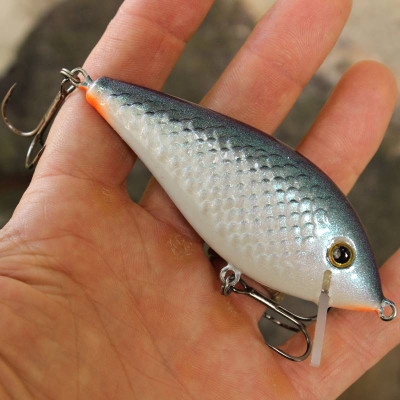 Wobler Bonito Krap 9cm SR 3D se šupinami barva UV silver
