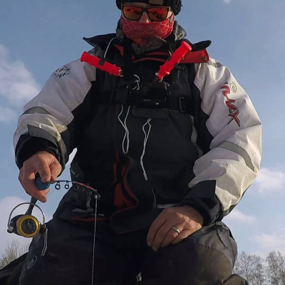 Kinetic záchranné bodce na led s píšťalkou