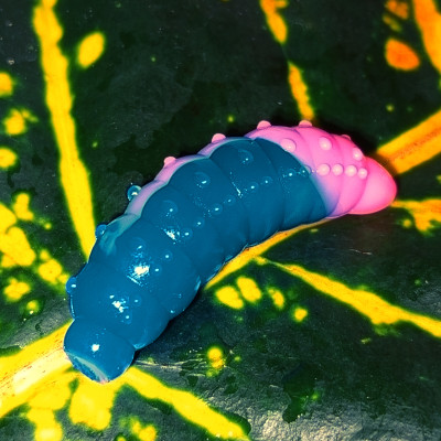 Nilsofky Bruncho 40mm 3.05g (balení 7 ks) barva DB315 UV (Fluo Blue UV + Pink UV) aroma sýr