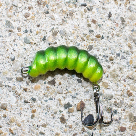 Wobler Revol Baits Housenka 32mm 2,6g plovoucí zelená