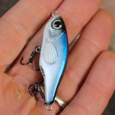 Wobler Super M Hellbol 5cm 8g potápivý modrý